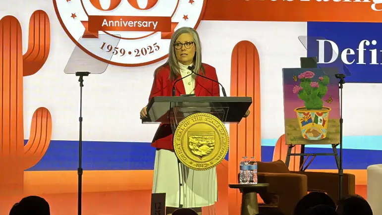 Gobernadores de Sonora y Arizona afianzan lazos ante presión federal
