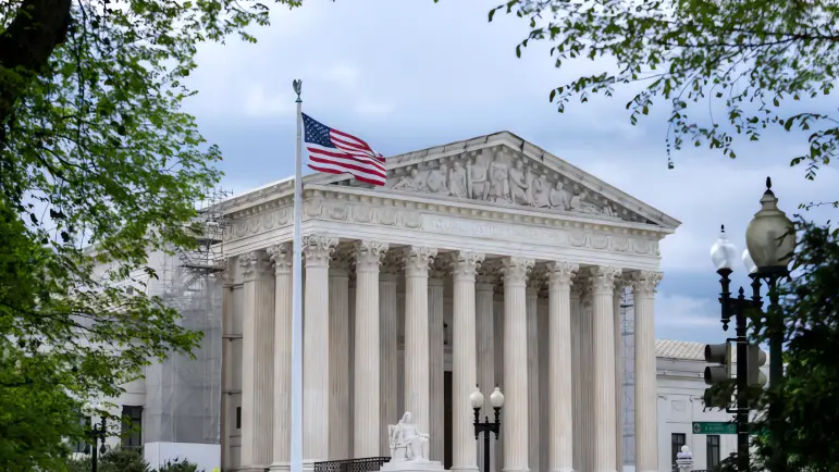 El fallo de la Corte Suprema y el futuro de la ciudadanía por nacimiento en Estados Unidos
