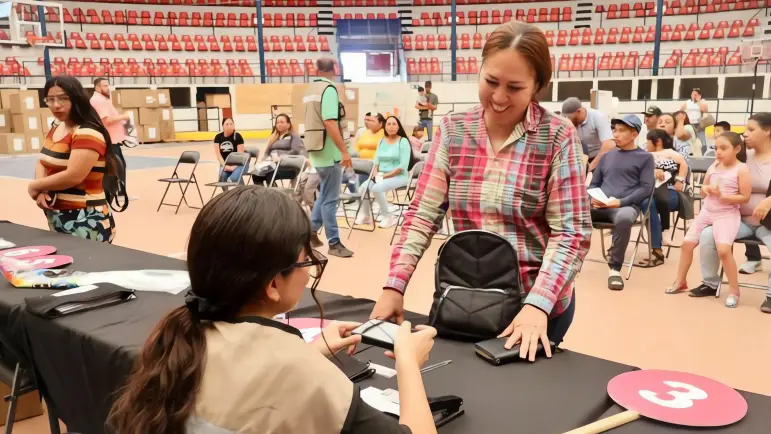 Uniformes escolares: Avance en la entrega en Sonora
