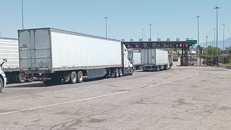 Ley de inglés para choferes en EE.UU. podría afectar exportaciones, advierte alcalde de Nogales