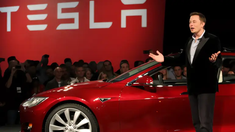 Acciones de Tesla bajan tras comentarios de Trump sobre adquisición hostil
