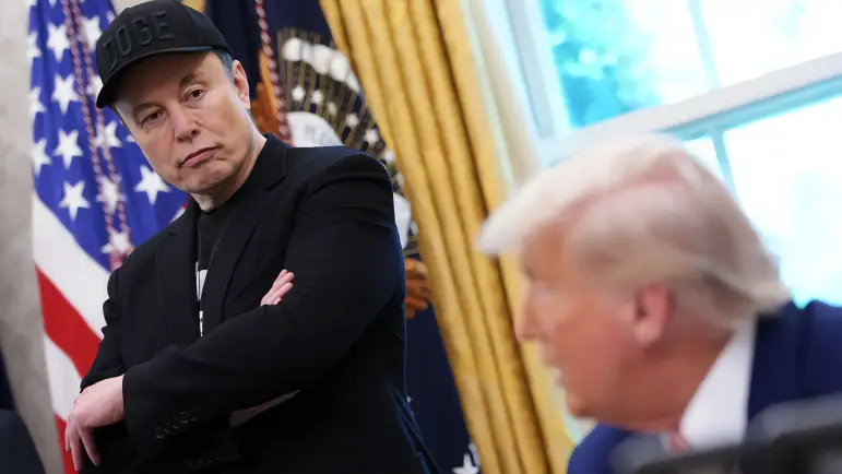 Trump amenaza con deportar a Musk tras críticas presupuestarias
