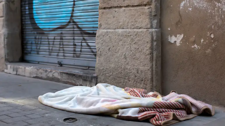 El aumento de la falta de vivienda en Arizona: desafíos persistentes
