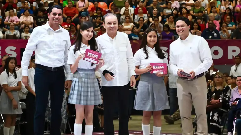 Becas para estudiantes de primaria y secundaria
