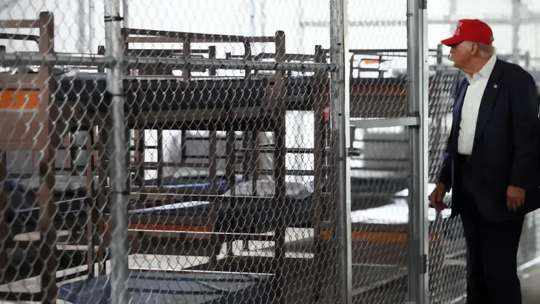 El costo de la política migratoria de Trump: una pérdida económica de hasta $100 mil millones en 2025
