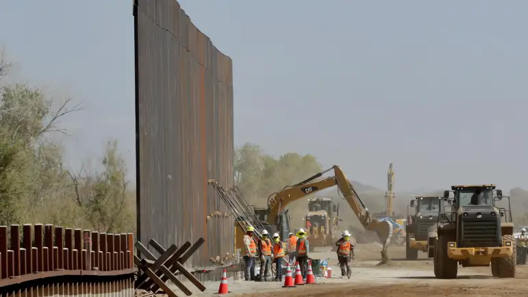 El muro fronterizo fragmenta un corredor ecológico vital entre México y EE. UU.
