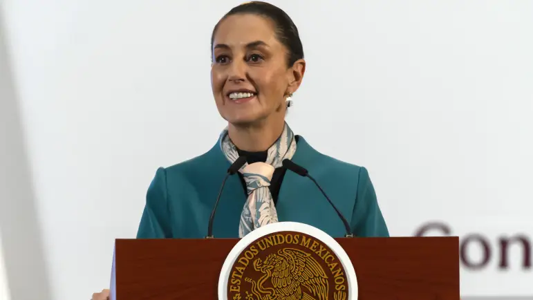 IA clona voces de actores de doblaje; Sheinbaum interviene
