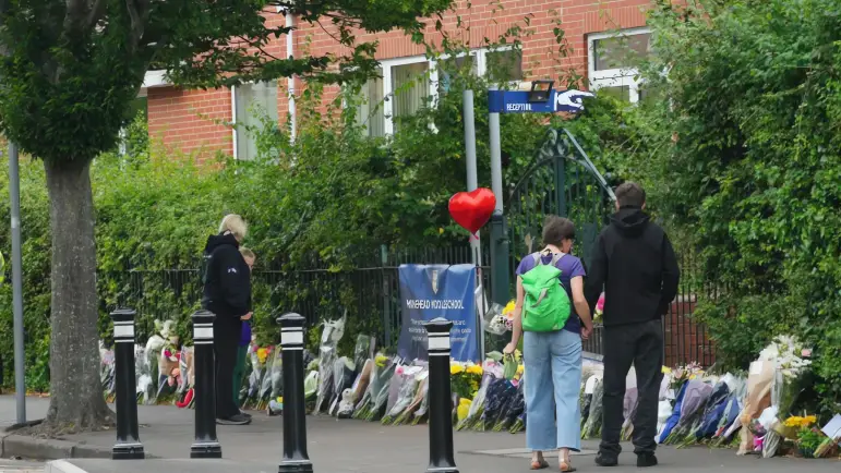 Accidente de autobús escolar en Somerset deja un niño muerto y varios heridos
