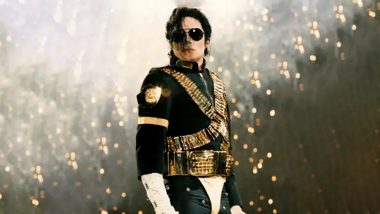 El biopic de Michael Jackson se retrasa hasta 2026

