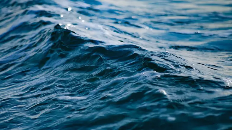 Prevén fuerte mar de fondo en Pacífico; alertan por oleaje y corrientes peligrosas