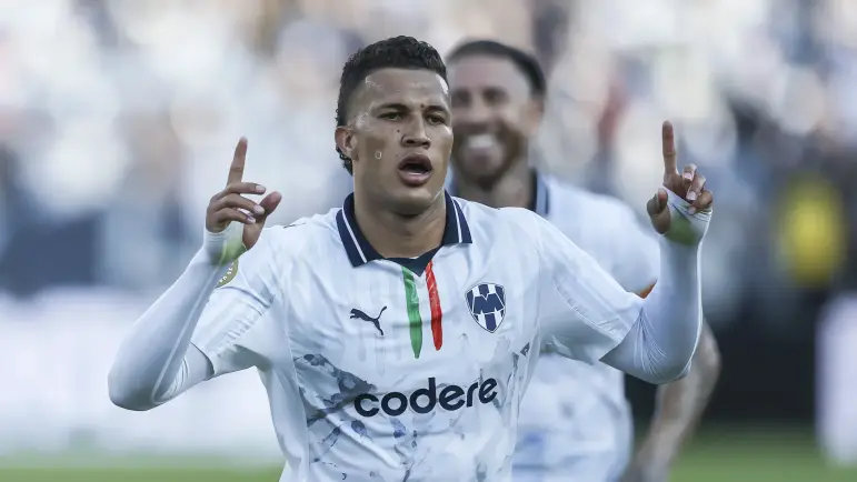 El Betis rompe su récord de fichajes con la llegada de Deossa por 13 millones