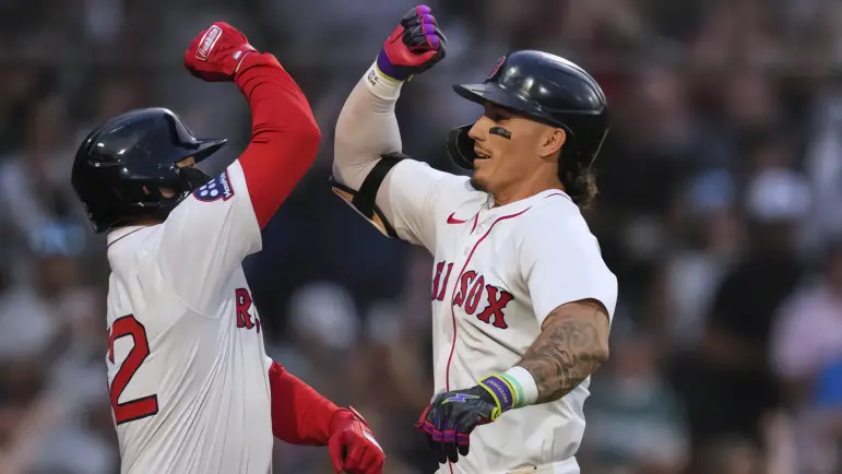 Bello y Duran lideran triunfo de Medias Rojas sobre Reales