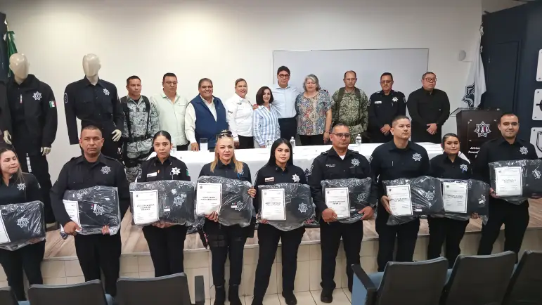 Nogales refuerza a su policía con entrega de 530 uniformes y más de 5 mdp en inversión