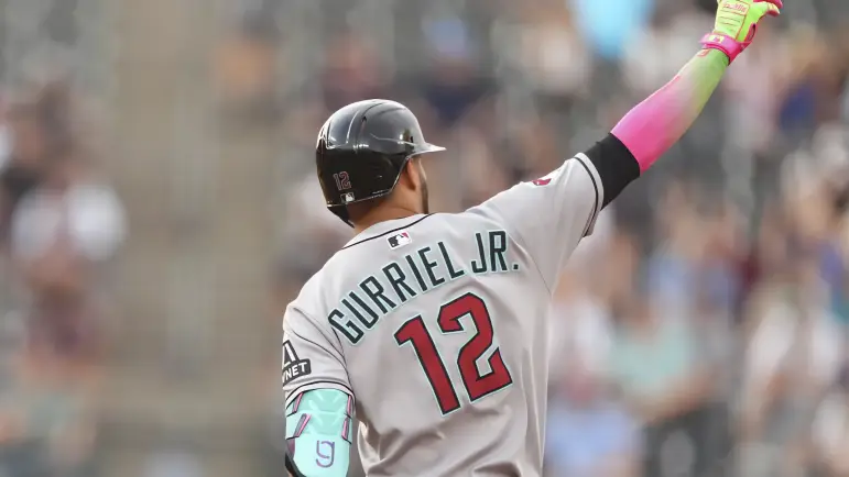 Diamondbacks destrozan a Rockies; siguen vivos en la lucha por comodín
