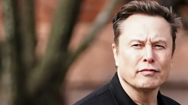 Musk denuncia censura de Apple contra Grok, favoreciendo a ChatGPT