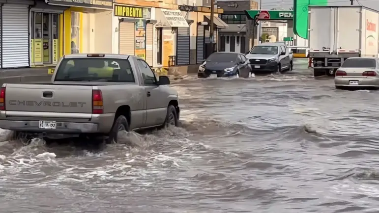Fuertes lluvias causan más de 50 daños en Hermosillo y Ciudad Obregón