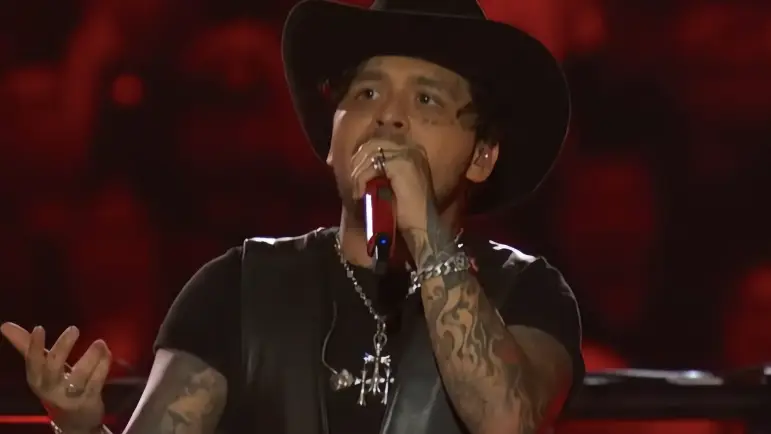 Nodal ignora a Cazzu en Supernova Strikers 2025
