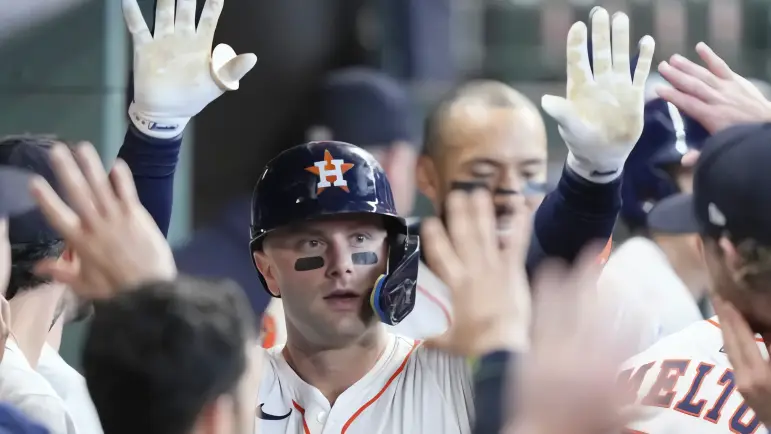 Jonrón de Walker impulsa victoria de Astros sobre Rockies
