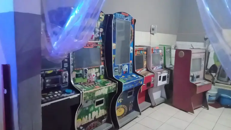 Más decomisos de máquinas tragamonedas
