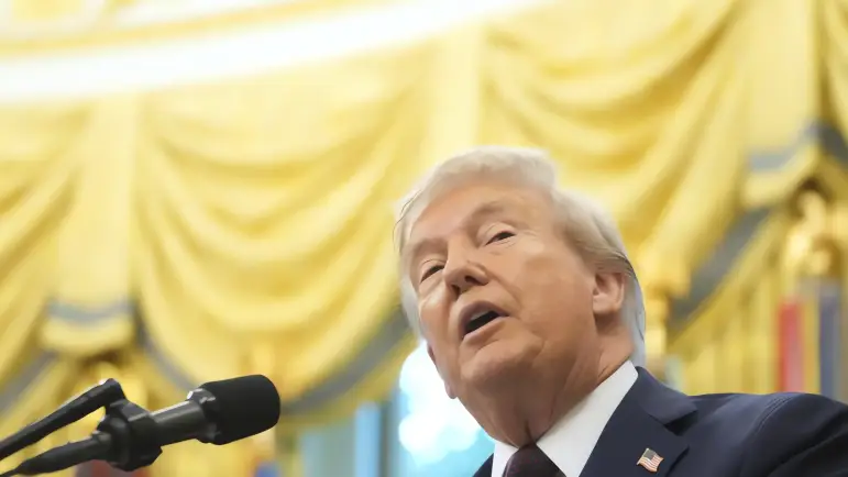 Trump ordena despliegue de Guardia Nacional en ciudades demócratas, enfrentando fuertes críticas
