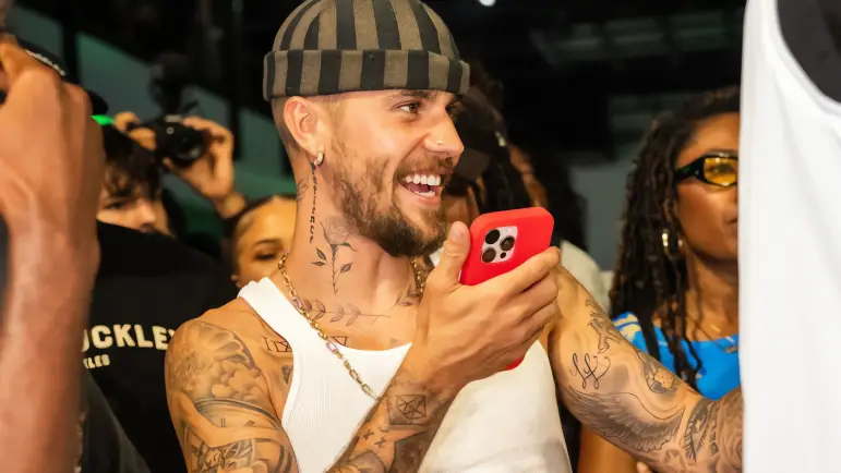 Justin Bieber: Nuevo álbum y look sorpresivos para su familia
