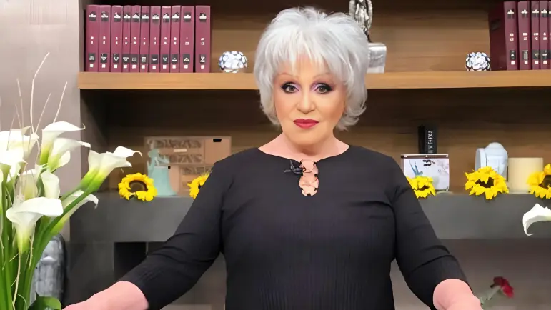 Anel Noreña hospitalizada por un accidente cerebrovascular menor
