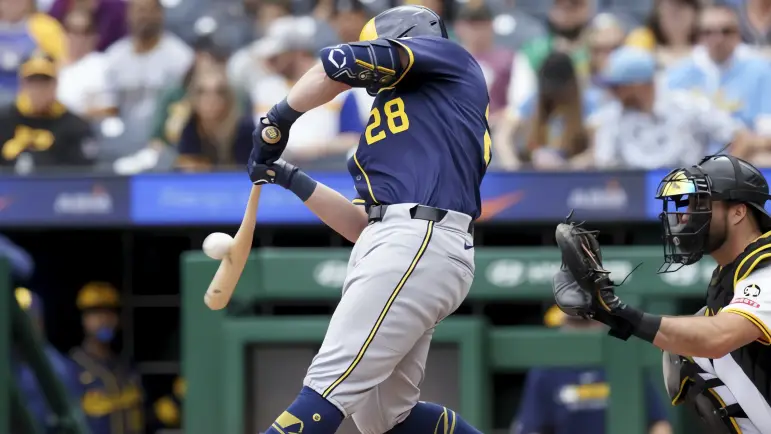 Cerveceros aplastan a Piratas con bate y pitcheo
