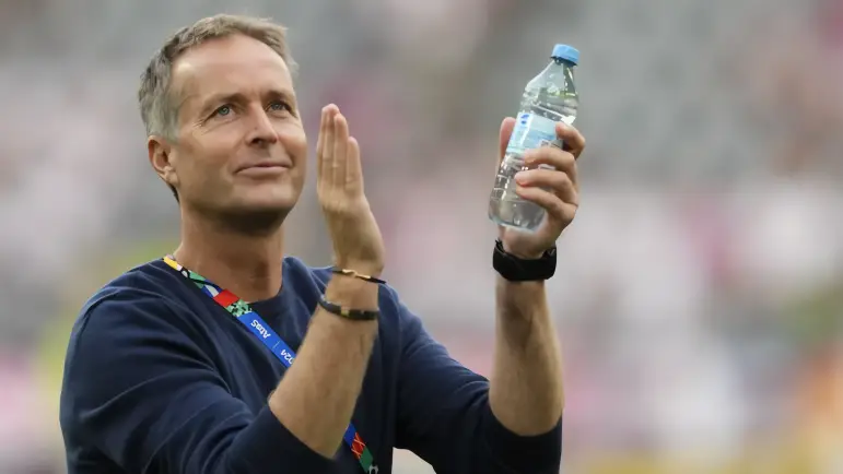 Kasper Hjulmand asume al Leverkusen tras turbulento inicio post-Alonso