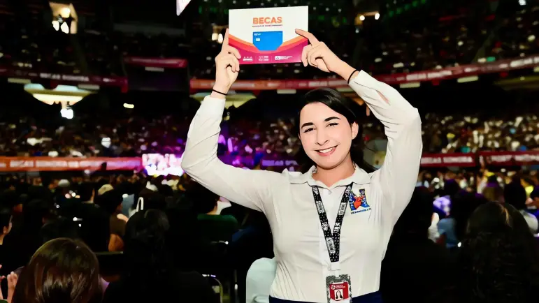 Aumentan becas para estudiantes universitarios
