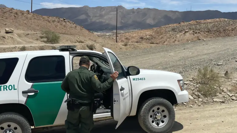 Mujer acepta culpabilidad por transportar a 10 migrantes en El Paso