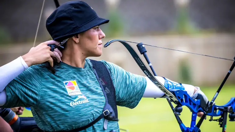 Valencia avanza a octavos de final en Mundial de Tiro con Arco
