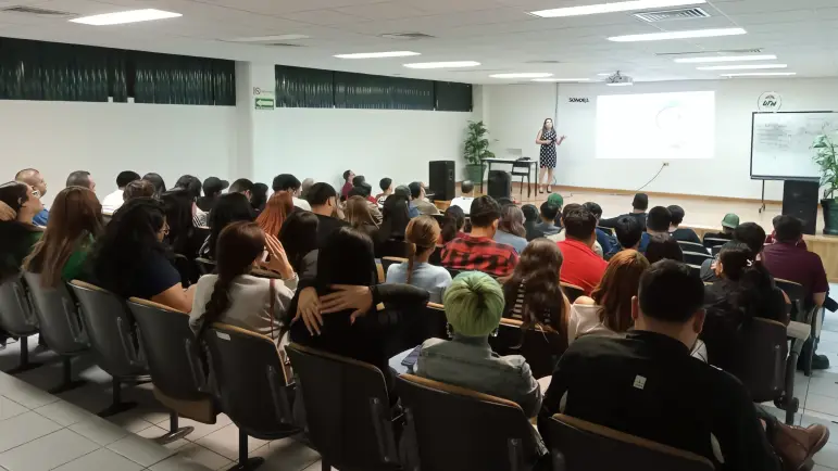 Inteligencia Emocional y Violencia Familiar: Capacitación para Universitarios