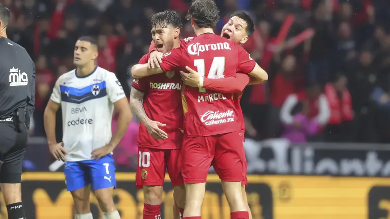 Toluca golea 6-2 a Monterrey en duelo clave del Apertura MX