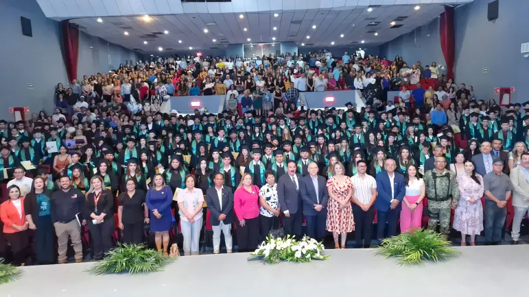 La Universidad Tecnológica de Nogales entrega 207 nuevos técnicos superiores universitarios