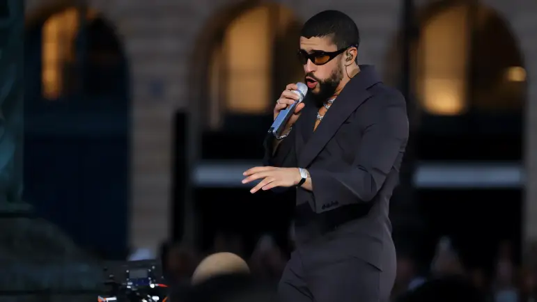 Bad Bunny confirma show del Super Bowl en SNL y responde a críticas políticas