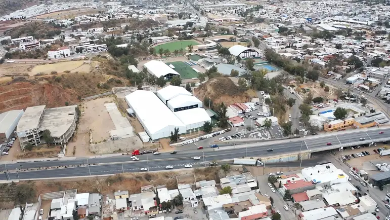 Nogales inicia desmontaje de parte del 'Mega albergue' para devolver espacios a deportistas