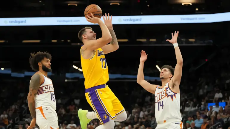 Los Lakers se hunden sin su doble motor: Dončić y LeBron ausentes en la misma temporada