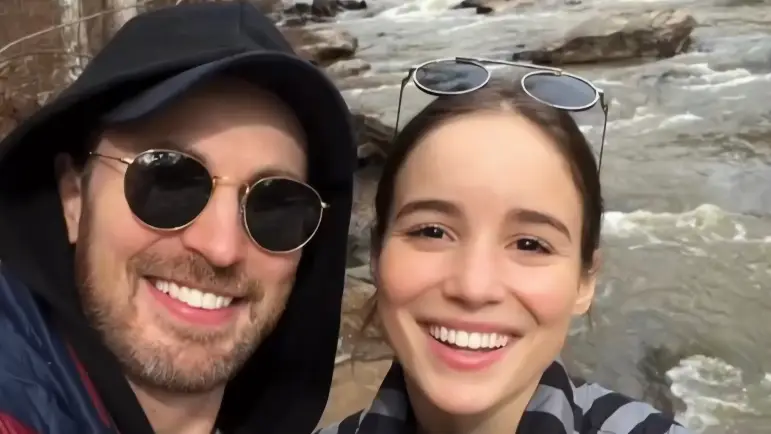 Chris Evans y Alba Baptista dan la bienvenida a su hijo en privacidad total