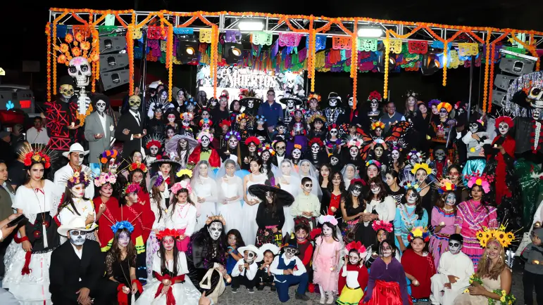 Nogales honra a sus muertos con tradición, arte y solidaridad