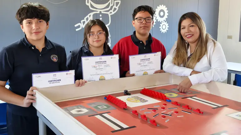 Estudiantes del IBJEM destacan en competencia de robótica en Panamá