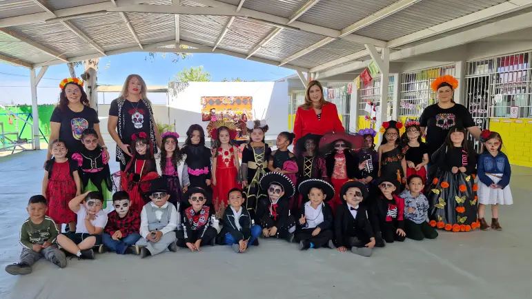 Jardín de Niños Club Activo 20-30 rescata la tradición Mayo-Yaqui con el Tapanco de día de muertos en Nogales