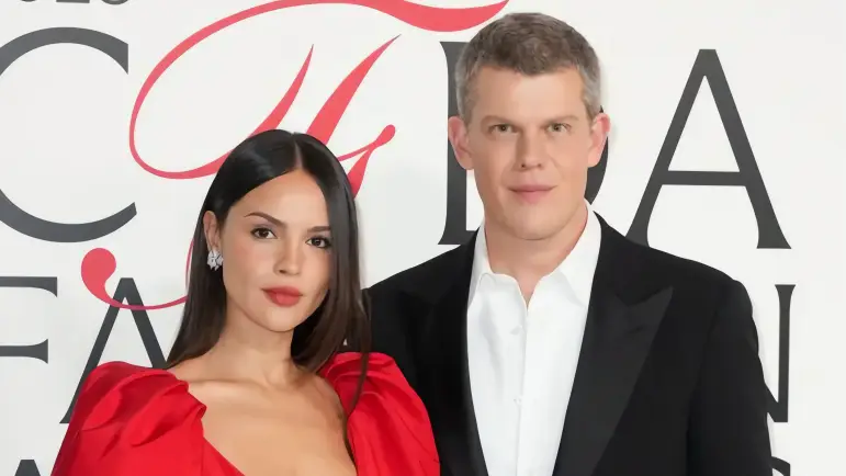 Eiza González y Dove Cameron se destacan con estilo en los CFDA Fashion Awards de Nueva York