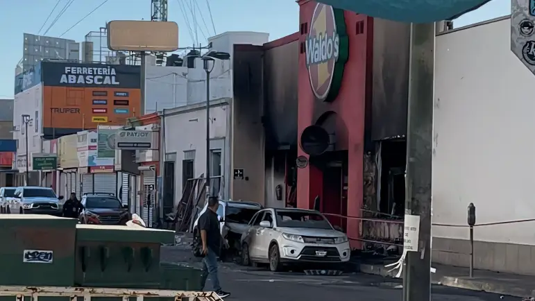Reabren más de 25 comercios en el centro de Hermosillo tras incendio de Waldo’s