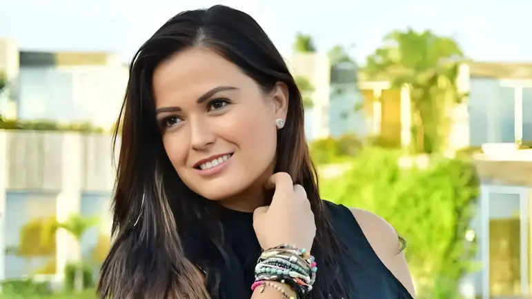 Mariana Echeverría evita accidente de atragantamiento con su hijo