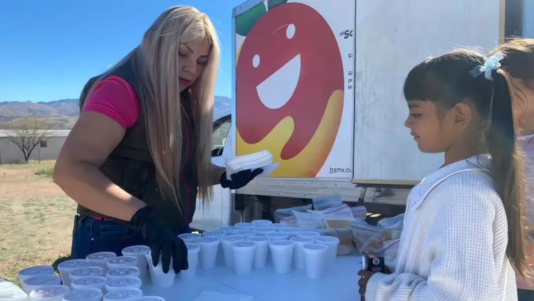 Banco de Alimentos reparte lonches escolares en Mascareñas