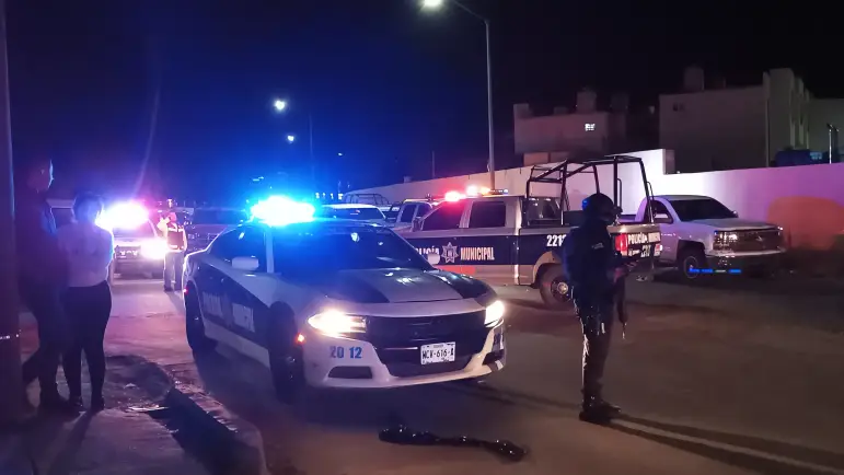 Taxista herido gravemente al rechazar intento de asalto con arma en plena calle
