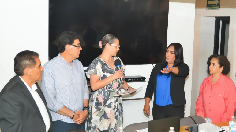 Toma protesta Azalia Guevara a nueva regidora en Nogales