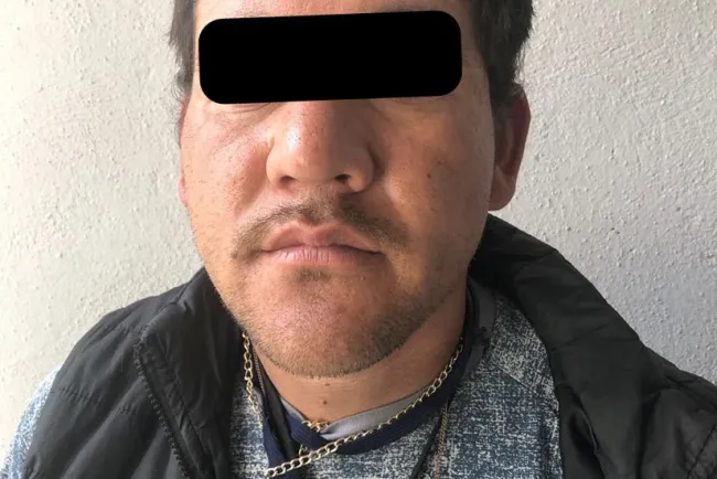 Fiscalía detiene a hombre armado