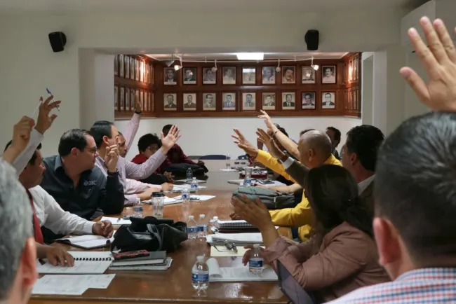 Autorizan recursos para el bacheo