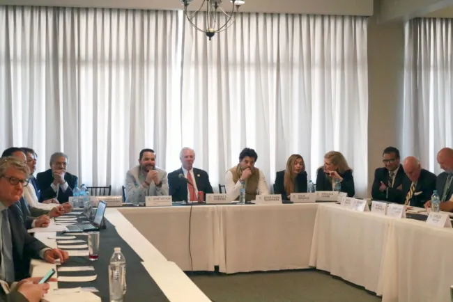 Fortalecen relación en educación superior